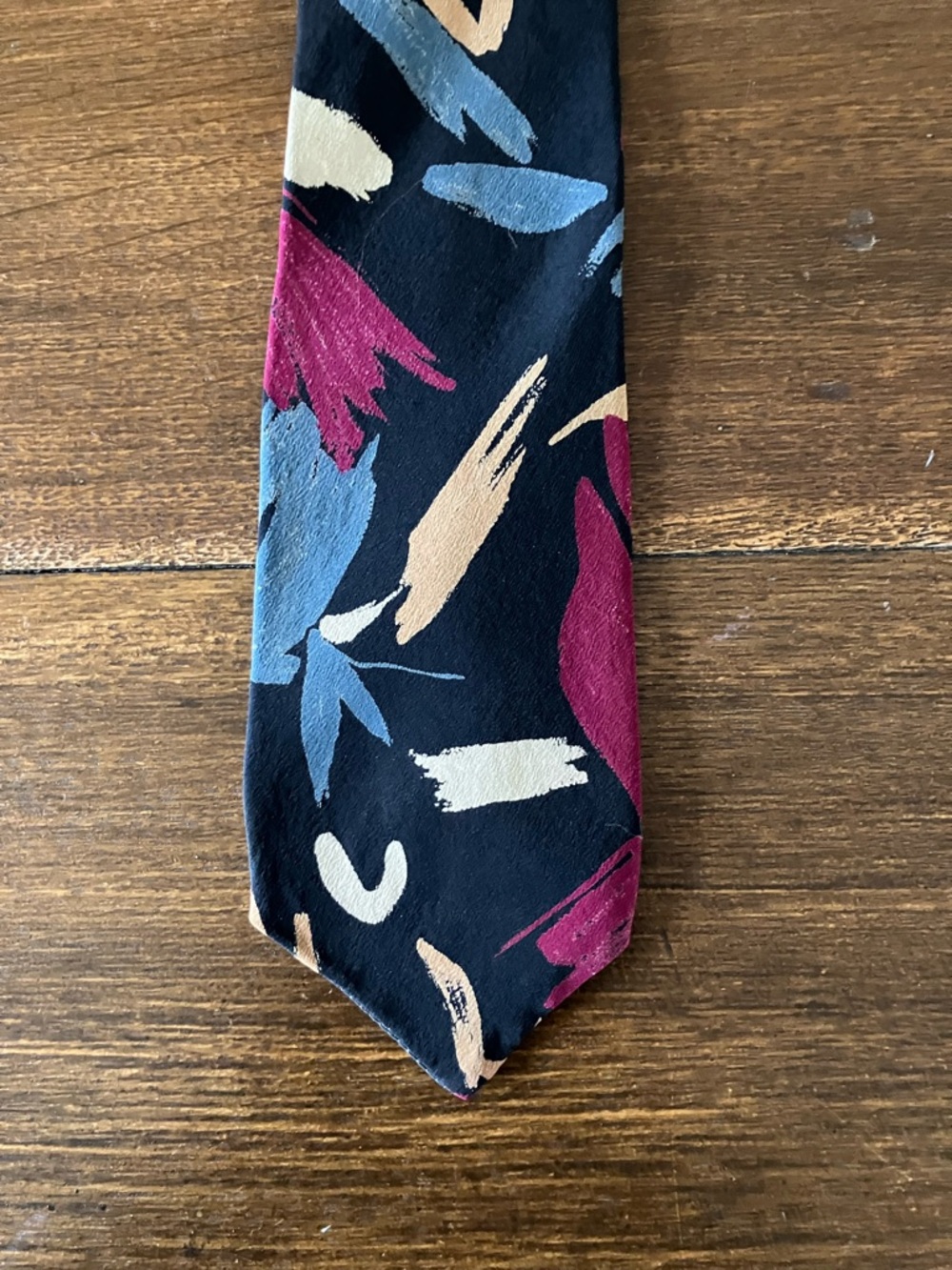 Vintage Lanvin Navy Tie with Burgundy, Light Blue and Cream Brushstroke Pattern - Picture 5 of 5